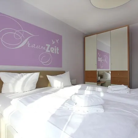 Terrasse, Gratis Nutzung Vom Ahoi Erlebnisbad Und Sauna In Sellin - Meeresblick 31 Apartmán